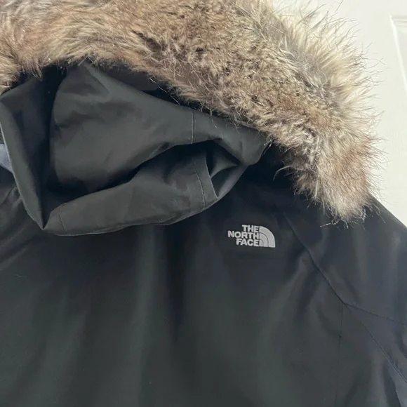 The North Face Women's Black Ski Jacket - Picture 3 of 4